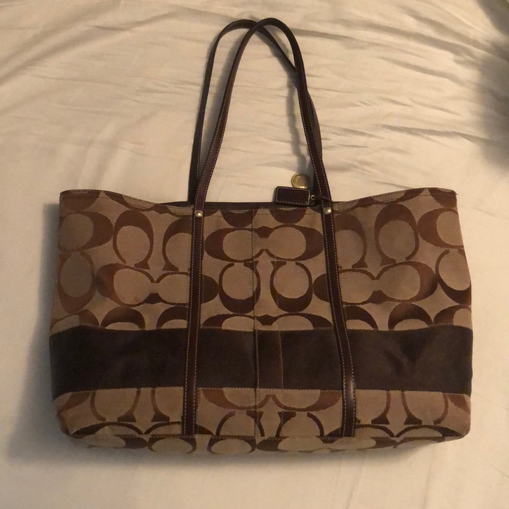 Coach purse with keychain